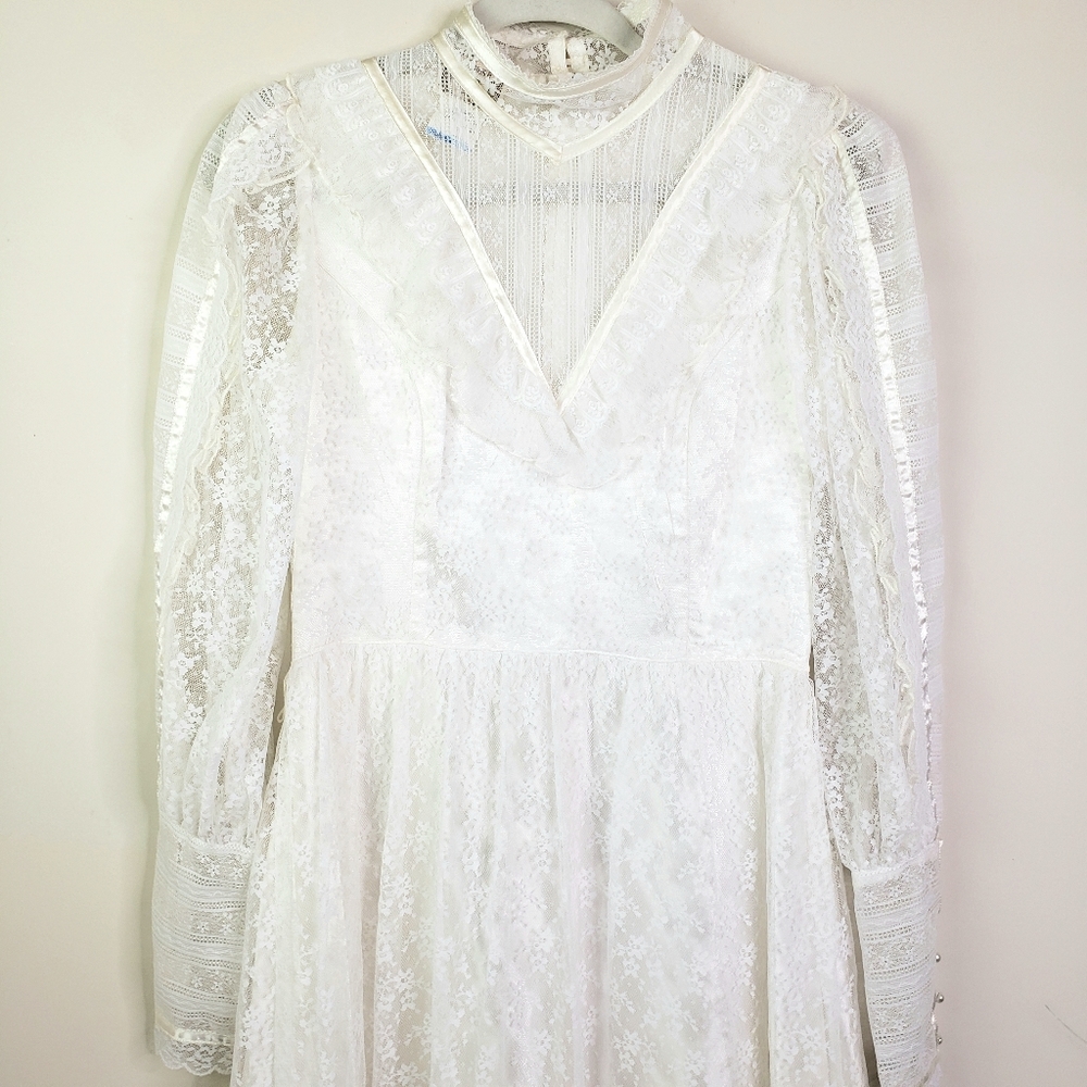 SOLD VINTAGE  Gunne Sax White Lace Prairie Dress - Picture 4 of 8
